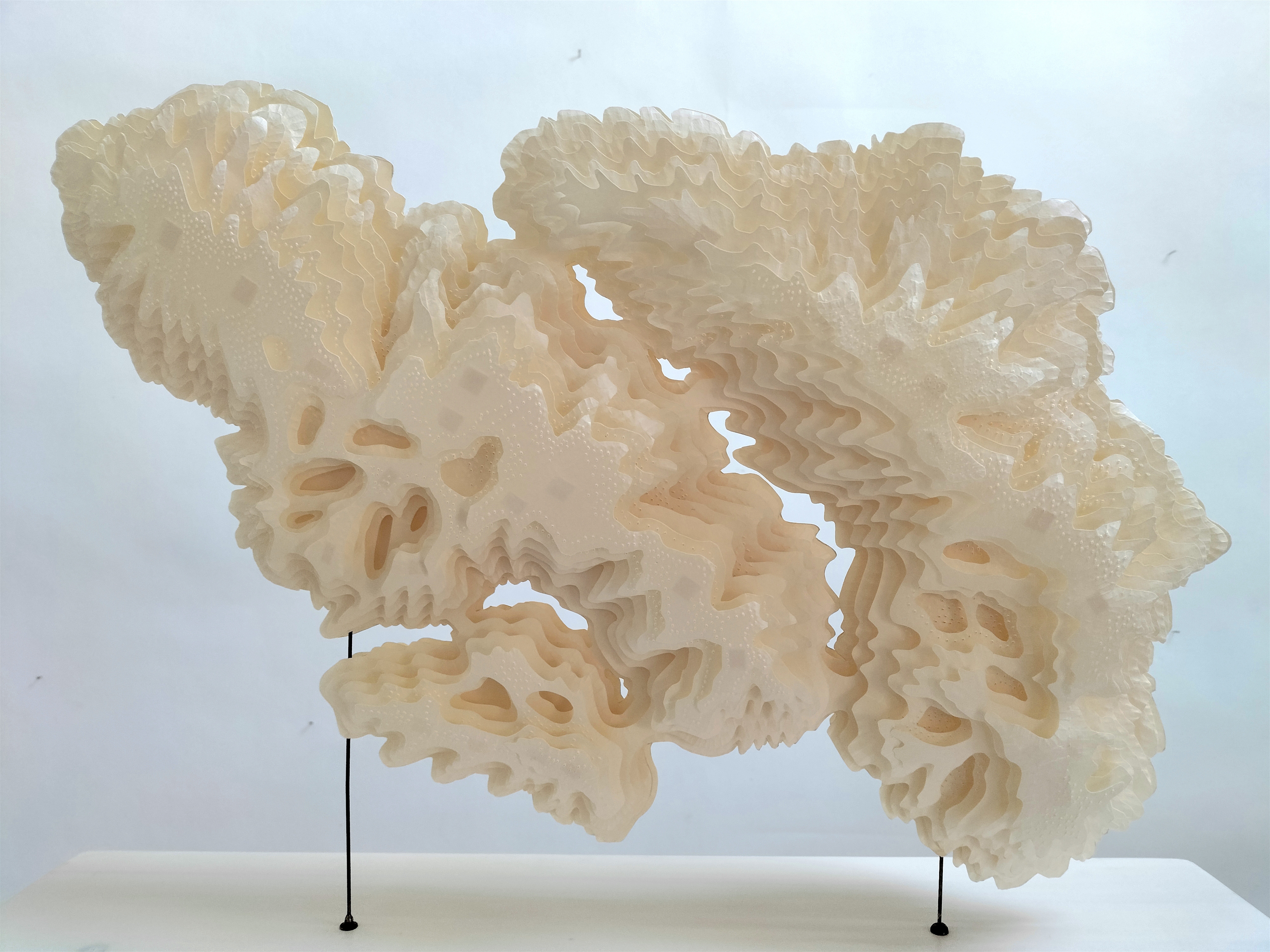 Érosion - Les os de la terre II, 70L x 20l x 50H cm, sculpture en papier Kozo, 2023